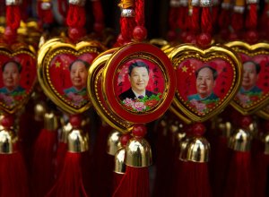 Trinkets depicting President Xi Jinping and Mao Zedong